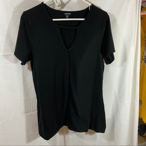 TORRID BLACK SHORT SLEEVE SHIRT WOMENS SIZE 2